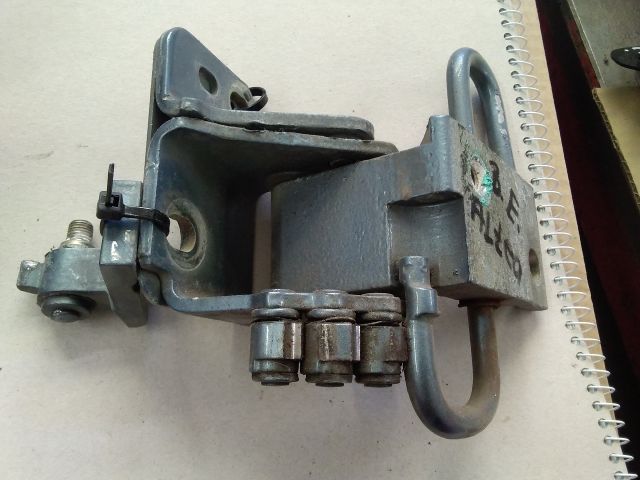 bontott SEAT ALTEA Bal első Zsanér