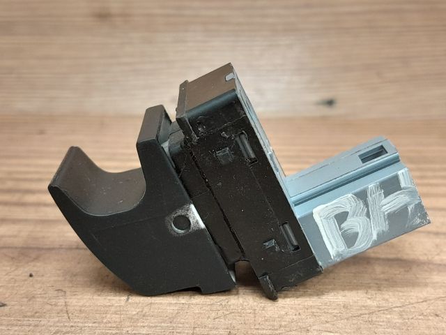 bontott SEAT ALTEA Bal hátsó Ablakemelő Kapcsoló