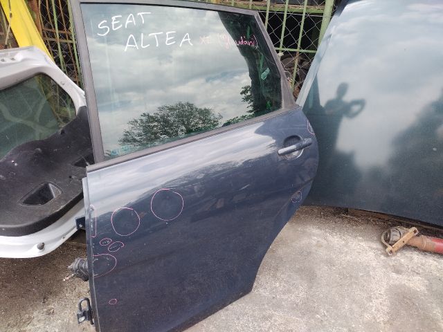 bontott SEAT ALTEA Bal hátsó Ajtó (Részeivel)