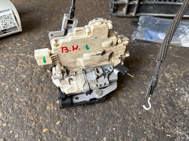 bontott SEAT ALTEA Bal hátsó Ajtózár