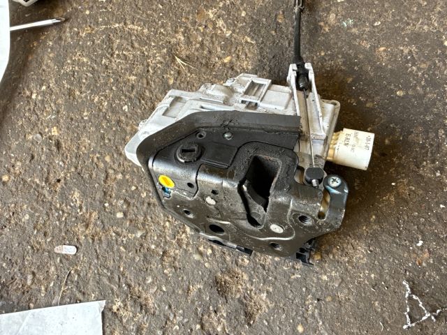 bontott SEAT ALTEA Bal hátsó Ajtózár