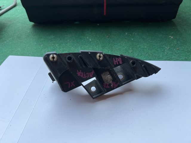 bontott SEAT ALTEA Bal hátsó Lökhárító Tartó (Műanyag)