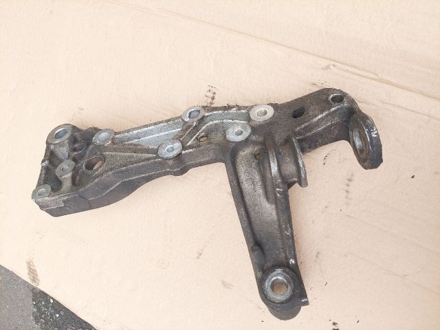 bontott SEAT ALTEA Bal Lengőkar Tartó