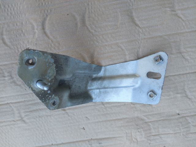 bontott SEAT ALTEA Bal Sárvédő Oldaltartó