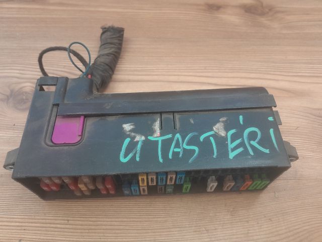 bontott SEAT ALTEA Biztosítéktábla Utastér