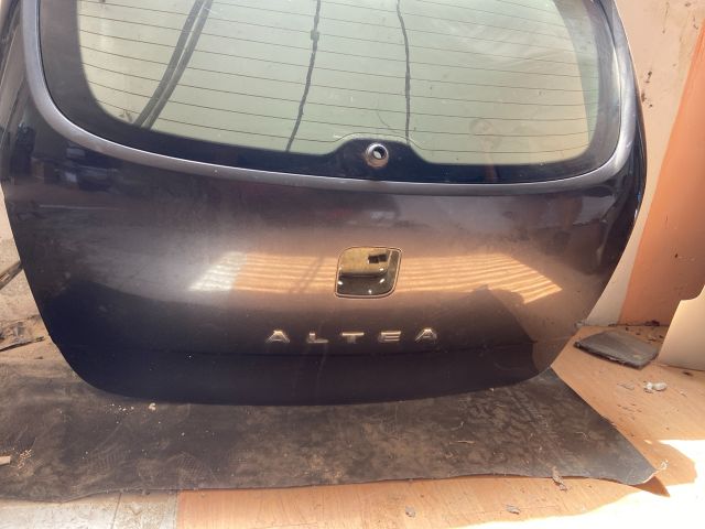 bontott SEAT ALTEA Csomagtérajtó (Részeivel)