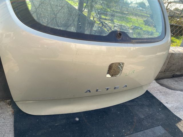 bontott SEAT ALTEA Csomagtérajtó (Részeivel)