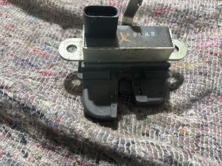 bontott SEAT ALTEA Csomagtérajtó Zárbetét