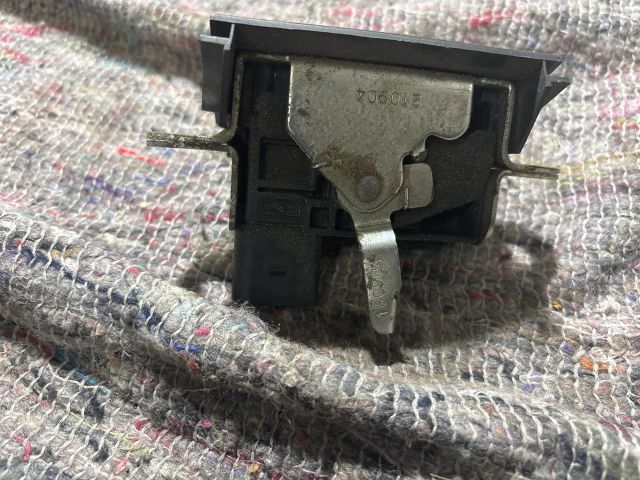 bontott SEAT ALTEA Csomagtérajtó Zárbetét