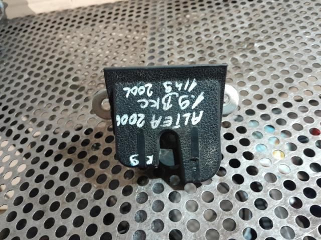 bontott SEAT ALTEA Csomagtérajtó Zárszerkezet