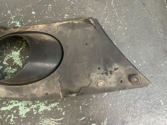 bontott SEAT ALTEA Első Lökhárító Bal Díszrács