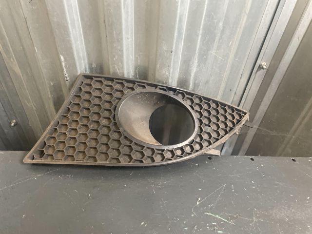 bontott SEAT ALTEA Első Lökhárító Bal Díszrács