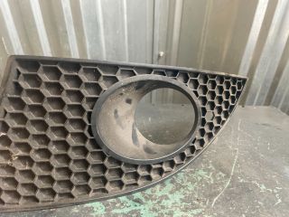 bontott SEAT ALTEA Első Lökhárító Bal Díszrács