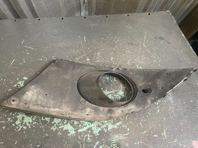 bontott SEAT ALTEA Első Lökhárító Jobb Díszrács