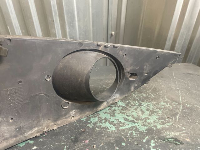 bontott SEAT ALTEA Első Lökhárító Jobb Díszrács