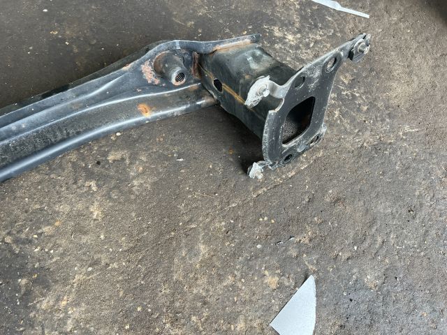 bontott SEAT ALTEA Első Lökhárító Merevítő (Fém)