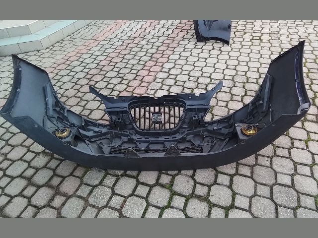 bontott SEAT ALTEA Első Lökhárító (Részeivel)