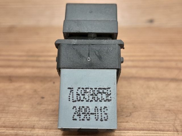 bontott SEAT ALTEA Jobb első Ablakemelő Kapcsoló