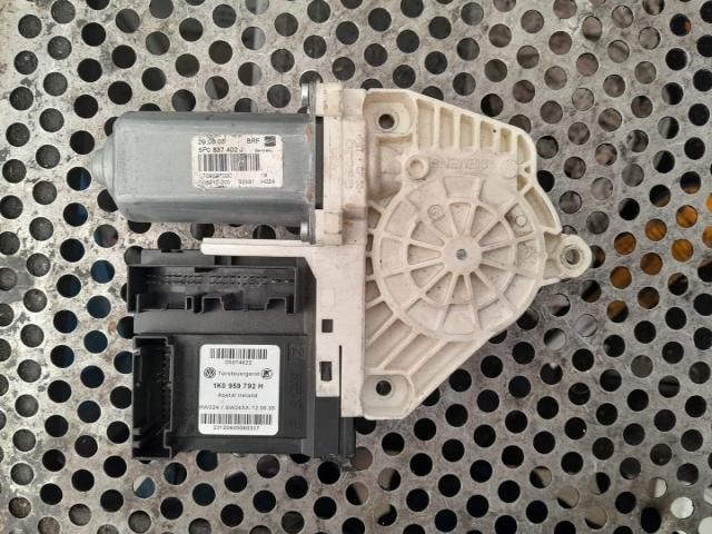 bontott SEAT ALTEA Jobb első Ablakemelő Motor