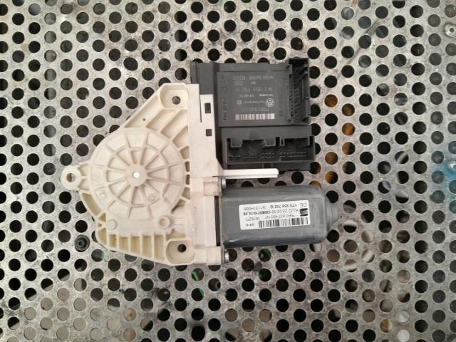 bontott SEAT ALTEA Jobb első Ablakemelő Motor