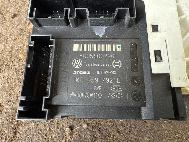 bontott SEAT ALTEA Jobb első Ablakemelő Motor