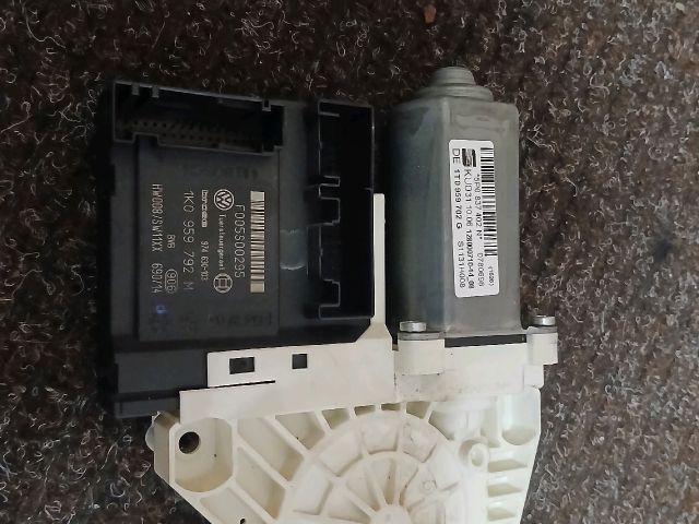 bontott SEAT ALTEA Jobb első Ablakemelő Motor