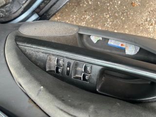 bontott SEAT ALTEA Jobb első Ablakemelő Motor