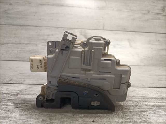 bontott SEAT ALTEA Jobb első Ajtózár