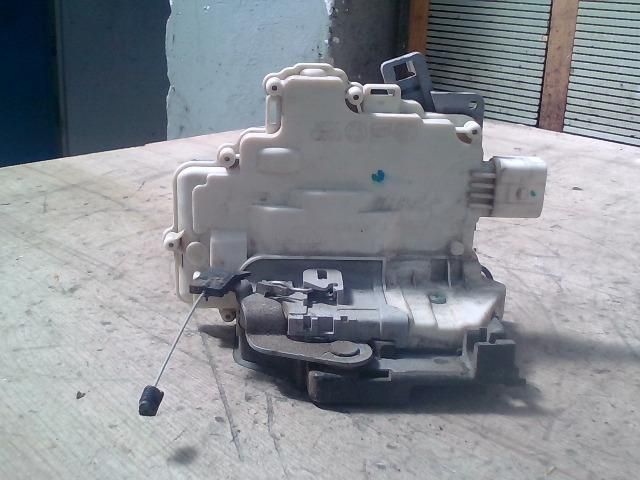 bontott SEAT ALTEA Jobb első Ajtózár