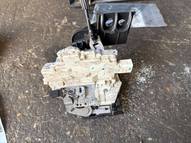 bontott SEAT ALTEA Jobb első Ajtózár