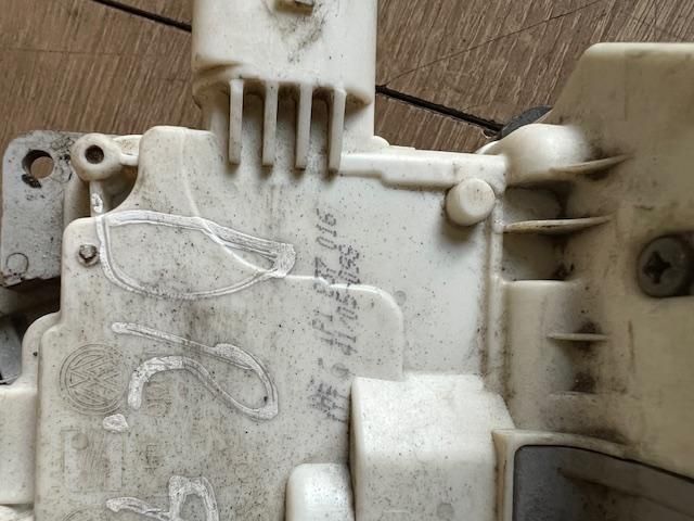 bontott SEAT ALTEA Jobb első Ajtózár