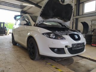 bontott SEAT ALTEA Jobb első Oldal Lökhárító Tartó (Műanyag)