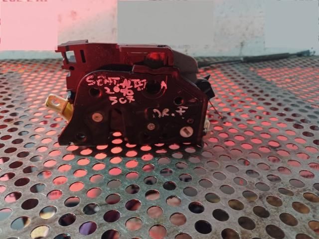 bontott SEAT ALTEA Jobb első Zsanér