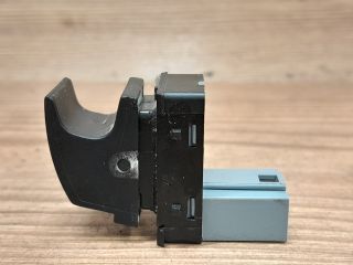 bontott SEAT ALTEA Jobb hátsó Ablakemelő Kapcsoló