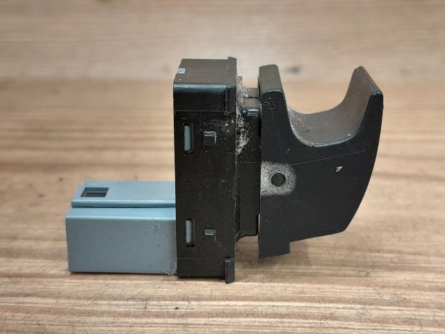 bontott SEAT ALTEA Jobb hátsó Ablakemelő Kapcsoló