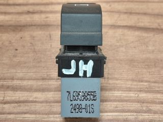 bontott SEAT ALTEA Jobb hátsó Ablakemelő Kapcsoló