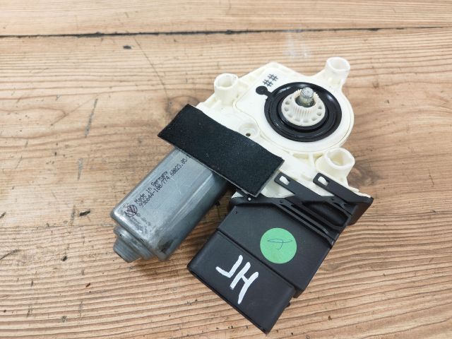 bontott SEAT ALTEA Jobb hátsó Ablakemelő Motor