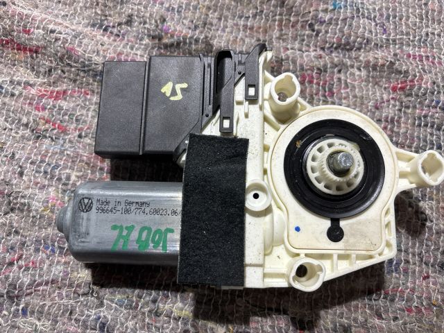 bontott SEAT ALTEA Jobb hátsó Ablakemelő Motor