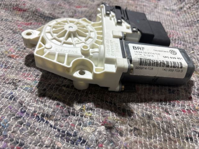 bontott SEAT ALTEA Jobb hátsó Ablakemelő Motor