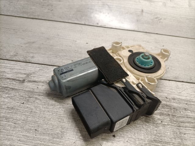 bontott SEAT ALTEA Jobb hátsó Ablakemelő Motor