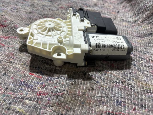 bontott SEAT ALTEA Jobb hátsó Ablakemelő Motor