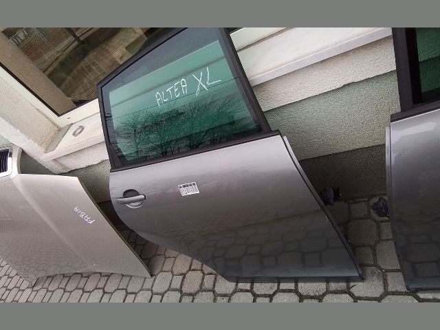 bontott SEAT ALTEA Jobb hátsó Ajtó Kárpit