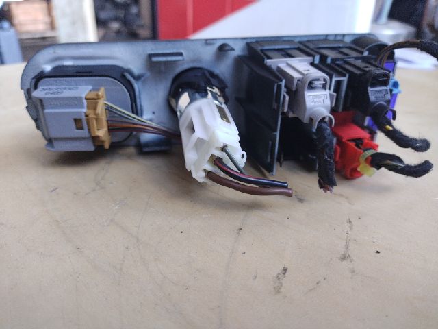 bontott SEAT ALTEA Középkonzol Vezérlő Panel