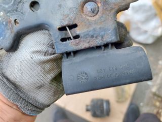 bontott SEAT ALTEA Motorháztető Biztonsági Kampó