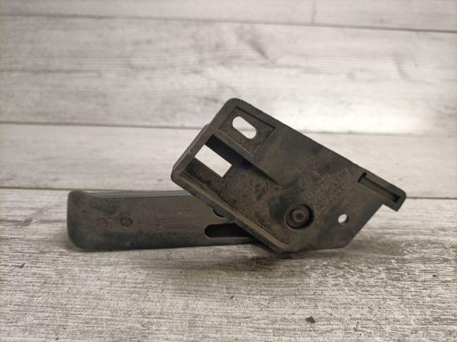 bontott SEAT ALTEA Motorháztető Nyitó Kar / Gomb