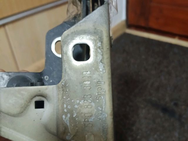 bontott SEAT ALTEA Motorháztető Zsanér Pár