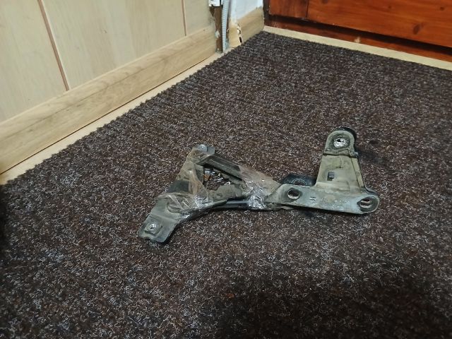 bontott SEAT ALTEA Motorháztető Zsanér Pár