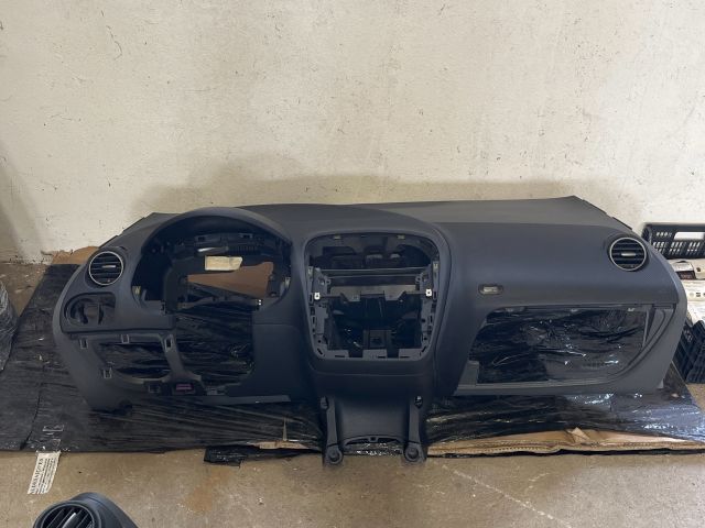 bontott SEAT ALTEA Műszerfal Héj