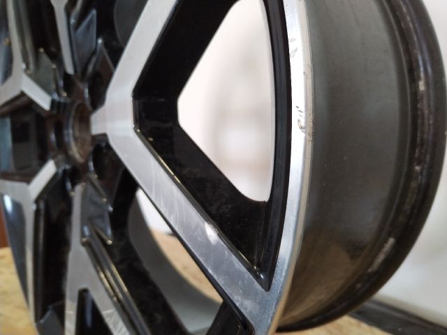 bontott SEAT ARONA Alufelni (1 db)