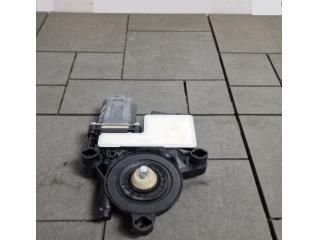 bontott SEAT ARONA Bal első Ablakemelő Motor